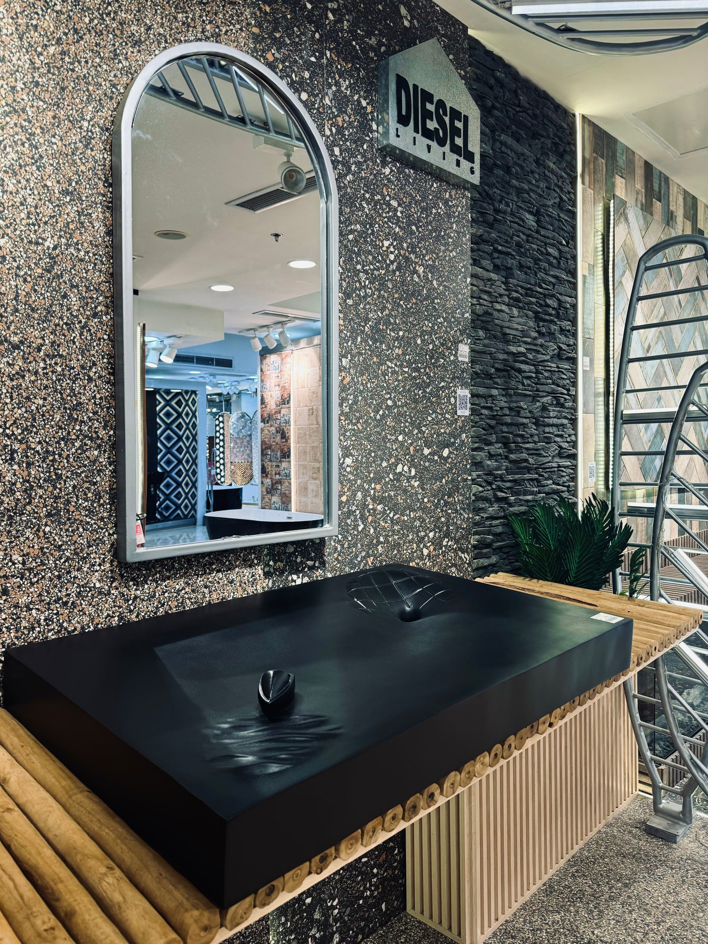 Dark voyage sink
